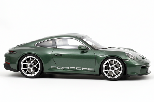 Porsche 911 S/T 2023 Malachite Green Metallic
