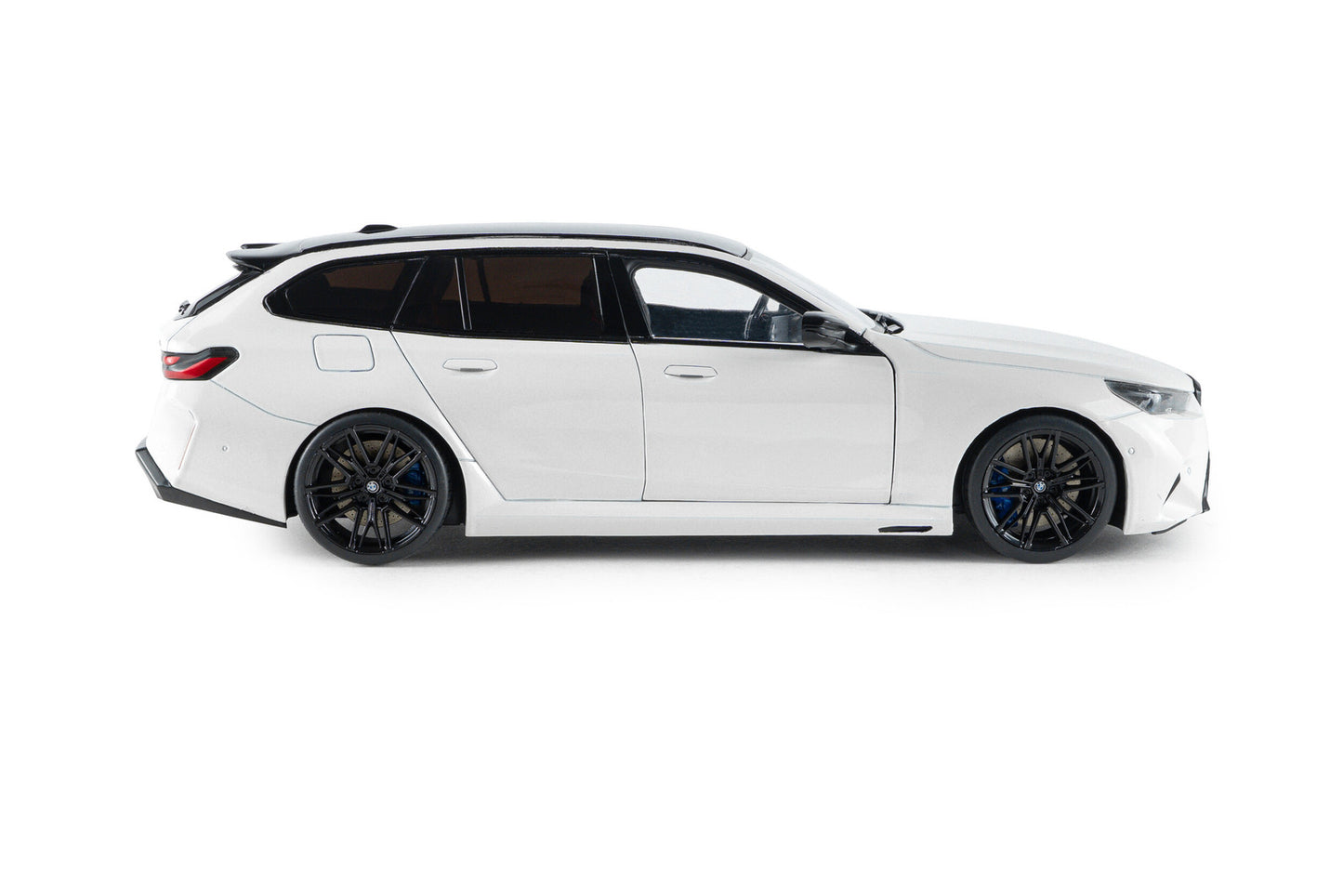BMW - 5-SERIES M5 TOURING (G99) SW STATION WAGON 2024 - WHITE