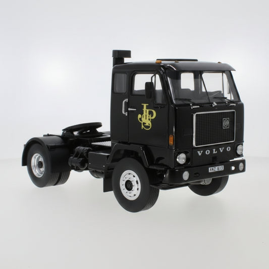 Volvo F88, schwarz, John Player Special, 1977