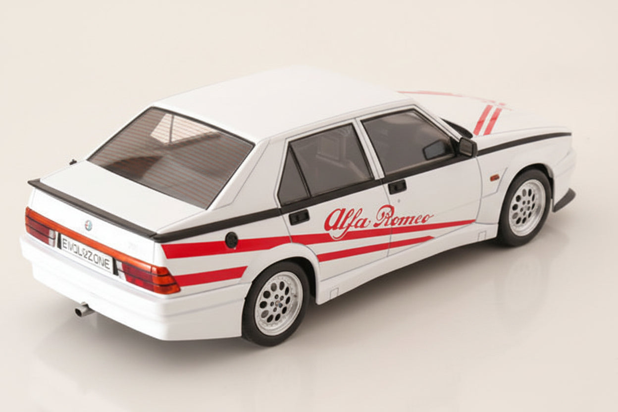 Alfa Romeo 75 Turbo Evoluzione, weiss, 1987