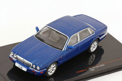 Jaguar XJ8 (X308), blau, 1998