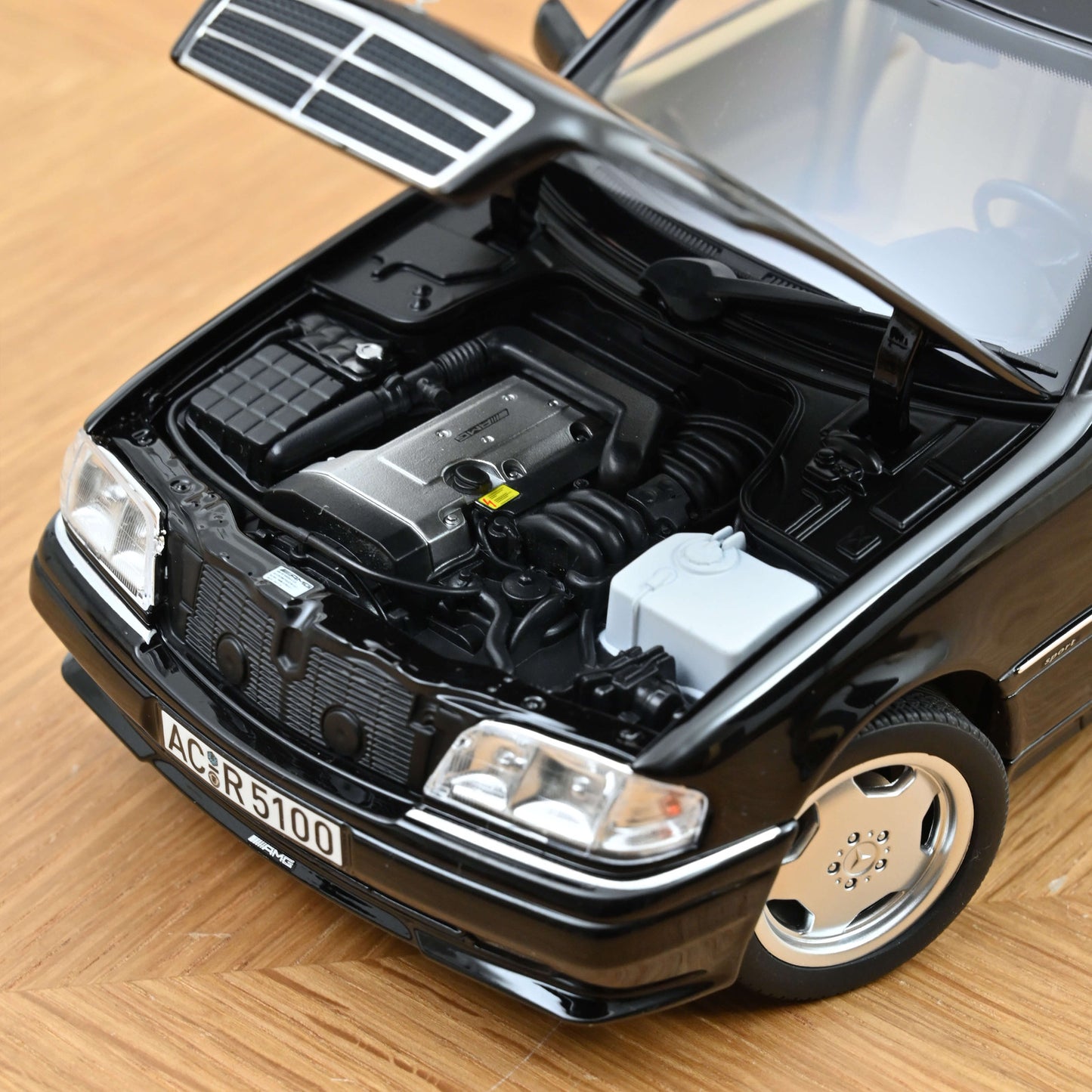 Mercedes-Benz C36 AMG 1993 Obsidian Black metallic