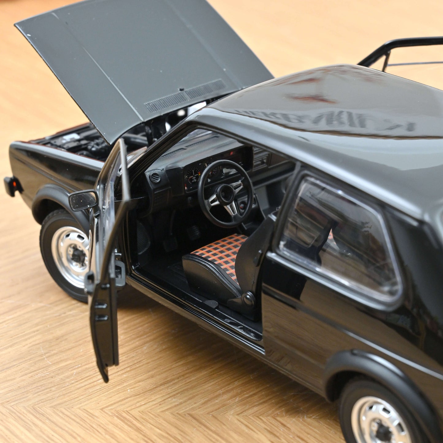 VOLKSWAGEN - GOLF GTI 1976 - BLACK