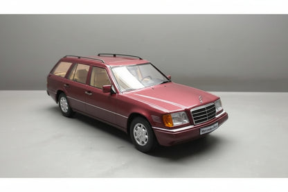 Mercedes E-Class T Model, almandine red 1995