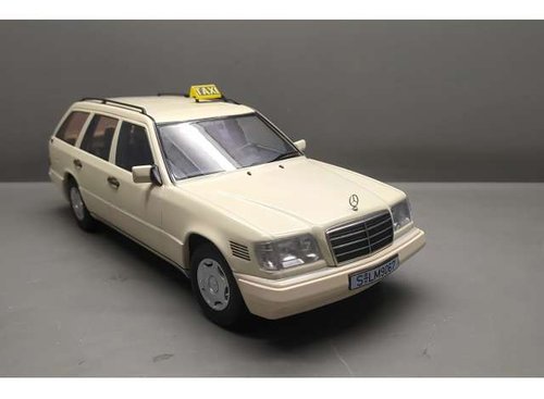 Mercedes E-Class T Model *german Taxi*, ivory 1995
