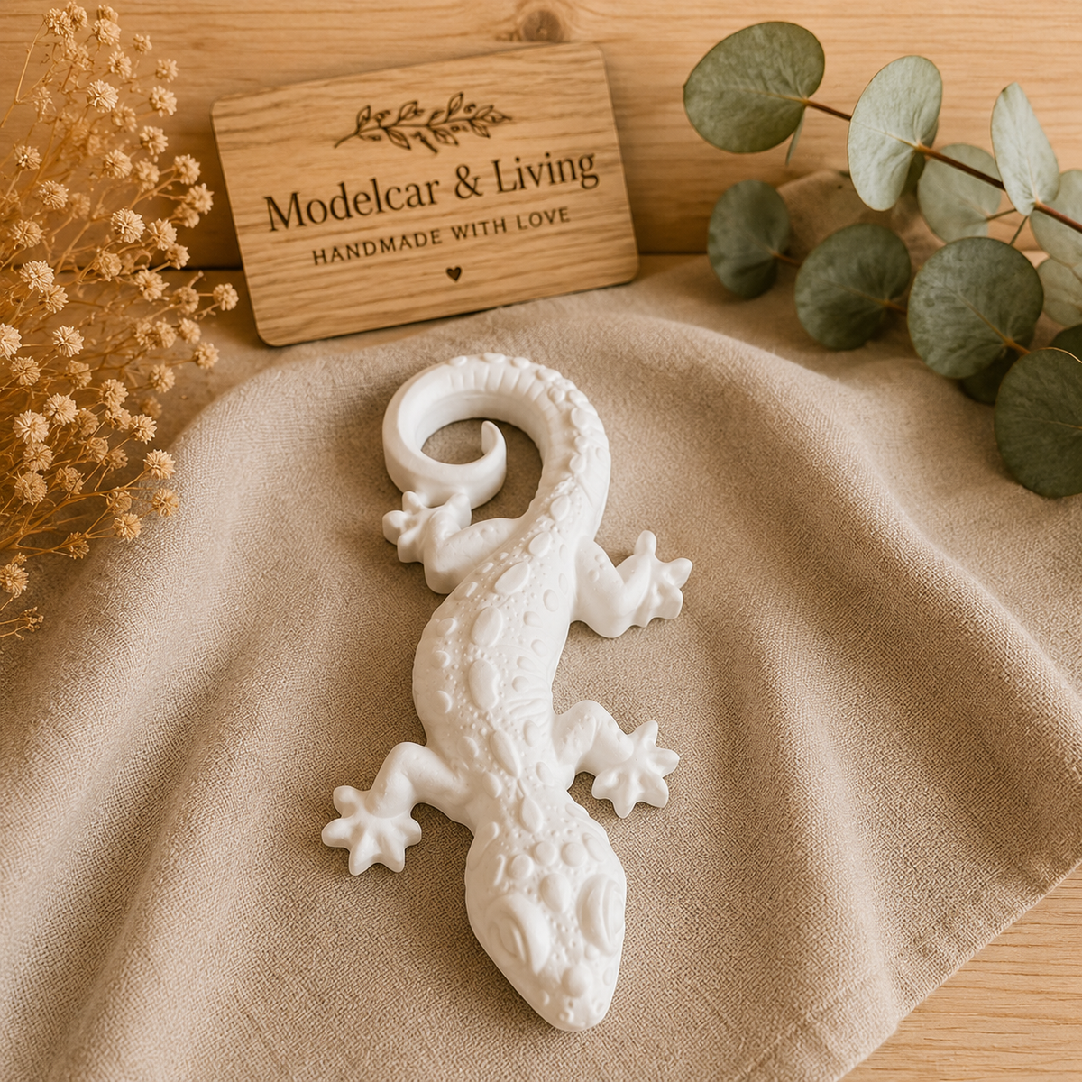 Handgegossener Deko-Gecko aus Gießmasse – Farbwahl möglich