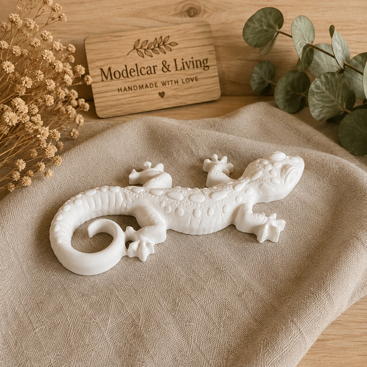 Handgegossener Deko-Gecko aus Gießmasse – Farbwahl möglich
