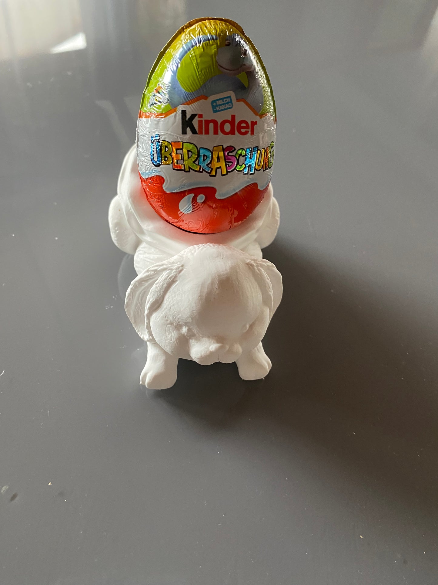 Handgefertiger Hase mit Rückenkörbchen