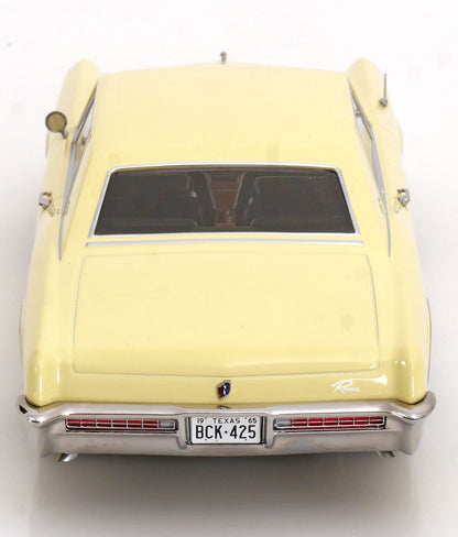 Buick Riviera 1965 creme