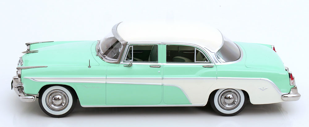 DeSoto Fireflite Sedan 1955 hellgrün/creme