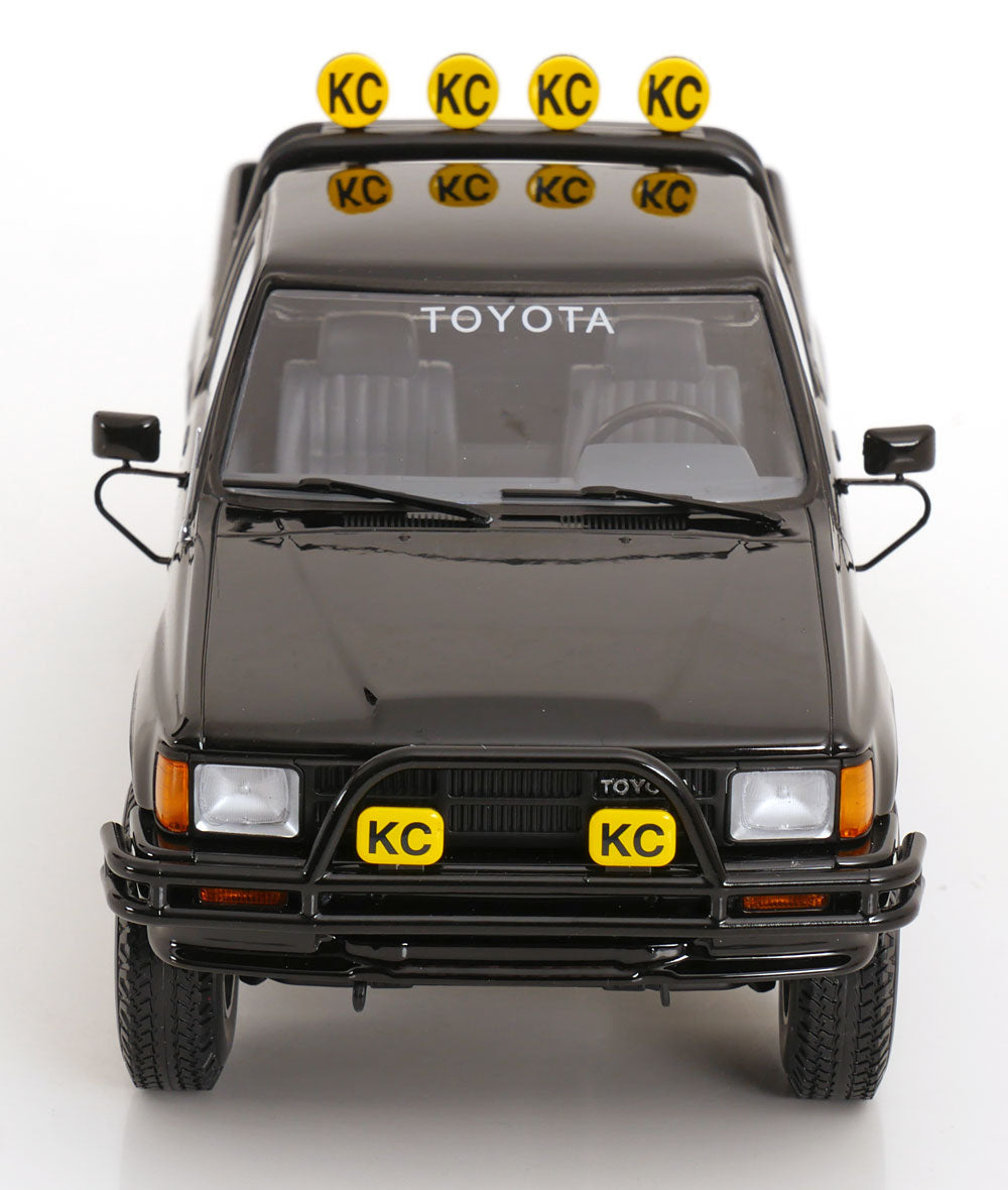 Toyota Truck Xtra Cab 4x4 (Hilux) Zurück in die Zukunft III 1985 schwarz