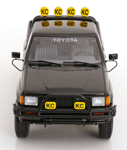 Toyota Truck Xtra Cab 4x4 (Hilux) Zurück in die Zukunft III 1985 schwarz
