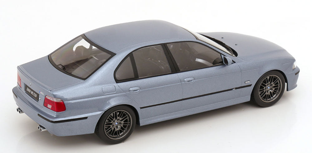 BMW M5 E39 1998 silverstone-blaumetallic