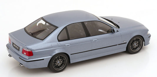 BMW M5 E39 1998 silverstone-blaumetallic