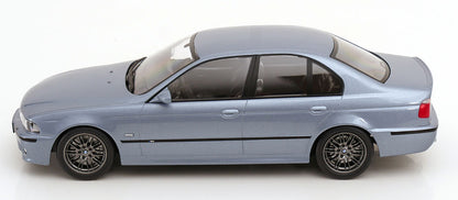 BMW M5 E39 1998 silverstone-blaumetallic