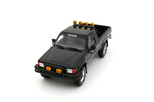 Toyota Hilux SR5 Glossy Black 202 1985