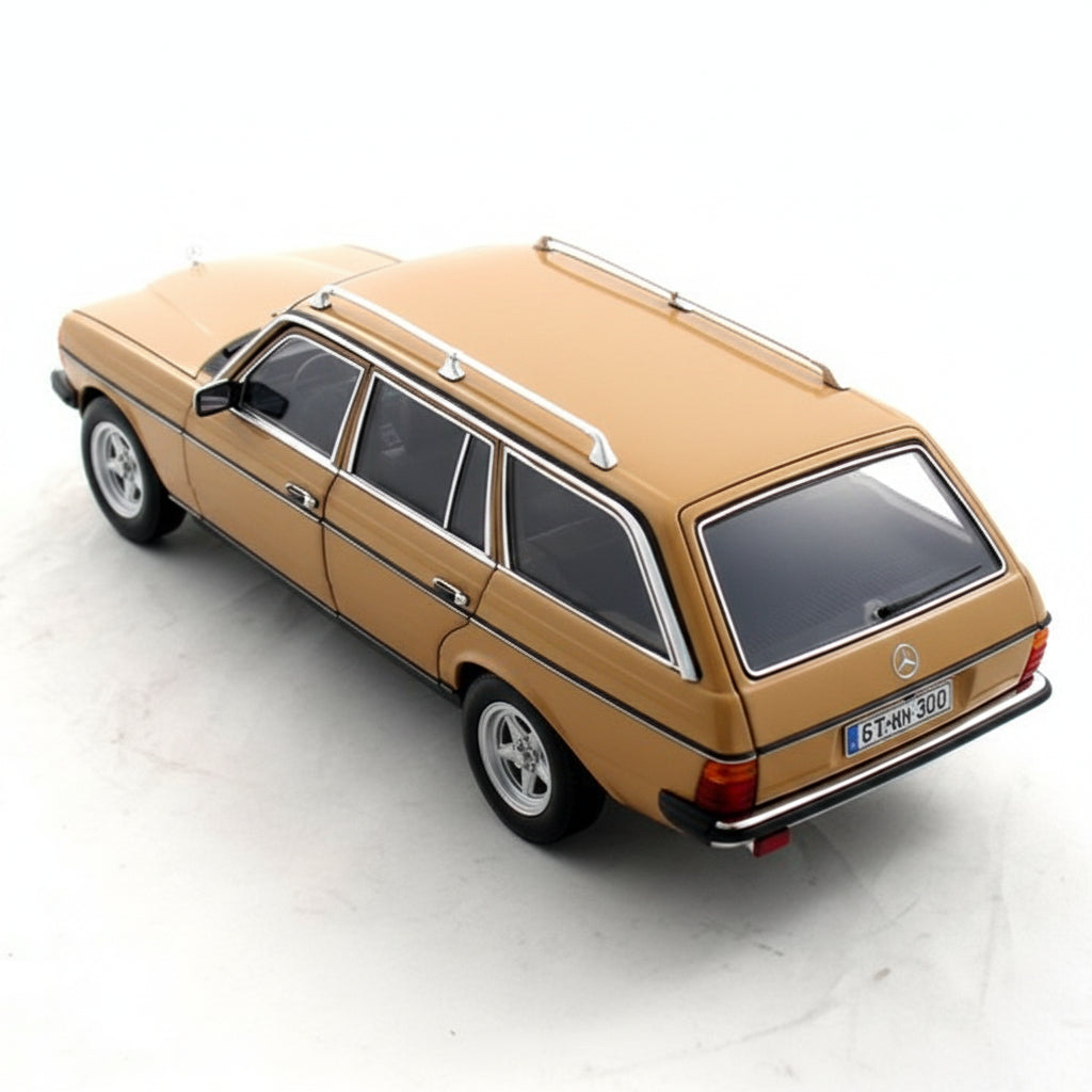 Mercedes S123 T-Modell - champagner-met. with AMG Package