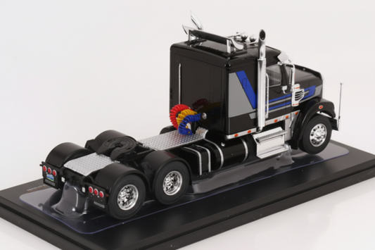 Freightliner Coronado towing vehicle 2021 black/grey/blue