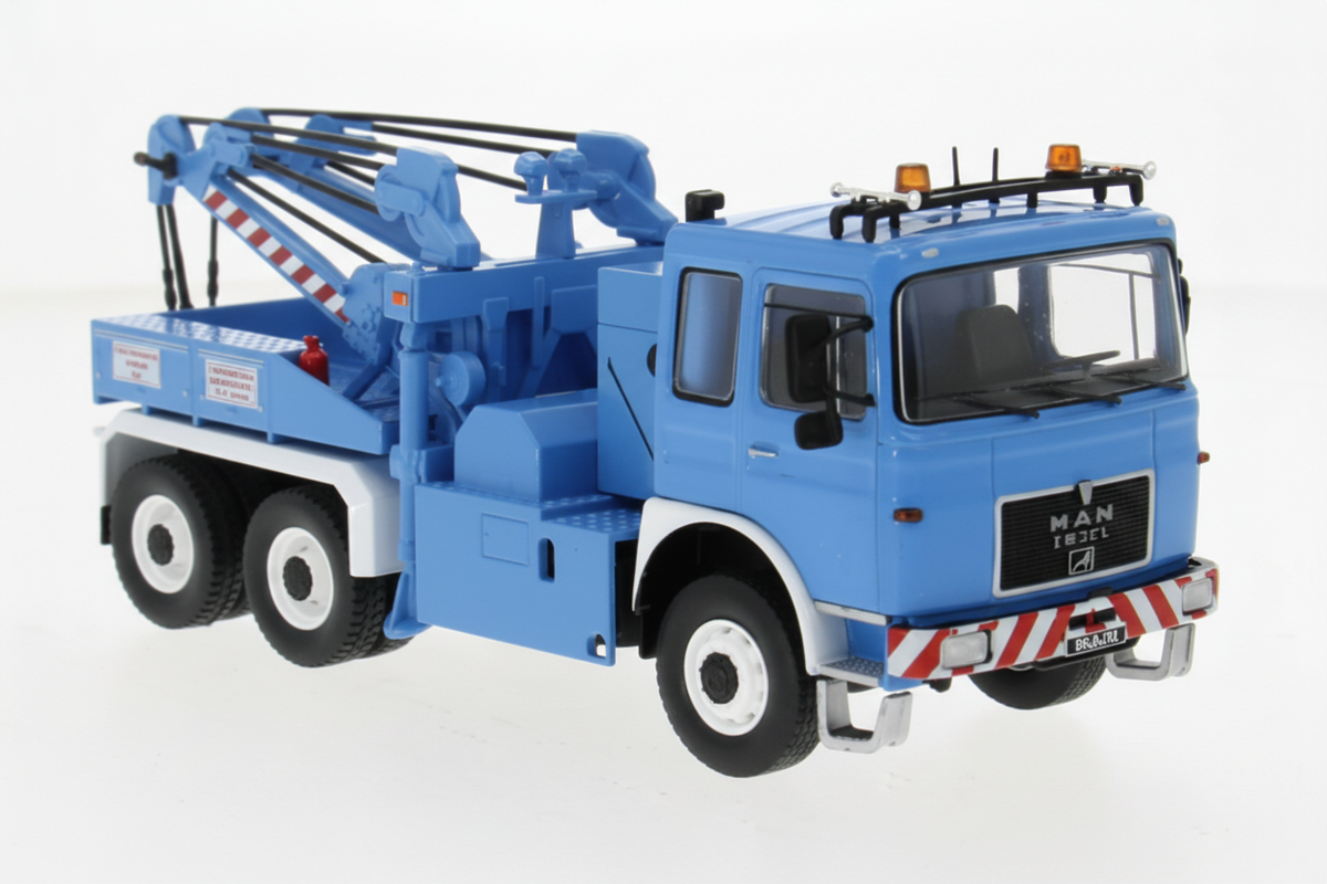 MAN F8 26.281 Tractor Truck 1982, blau
