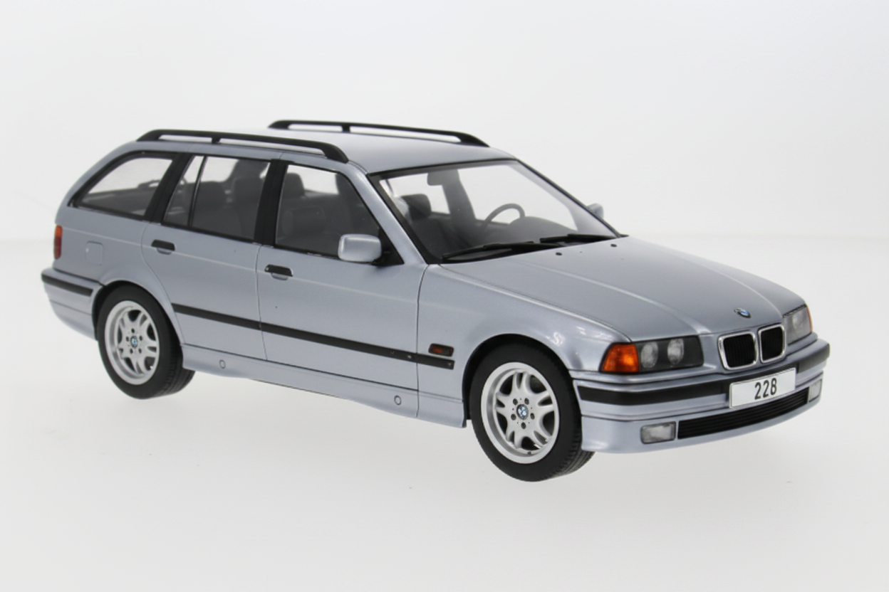 BMW 3er (E36) Touring, silberblau metallic, 1995