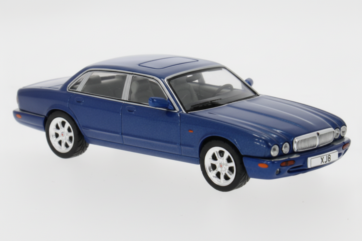 Jaguar XJ8 (X308), blau, 1998