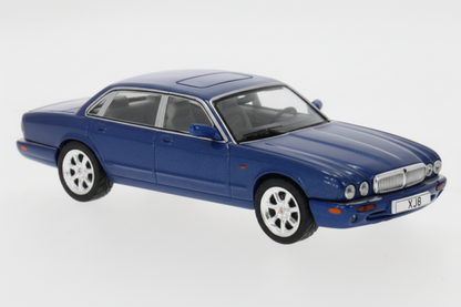 Jaguar XJ8 (X308), blau, 1998