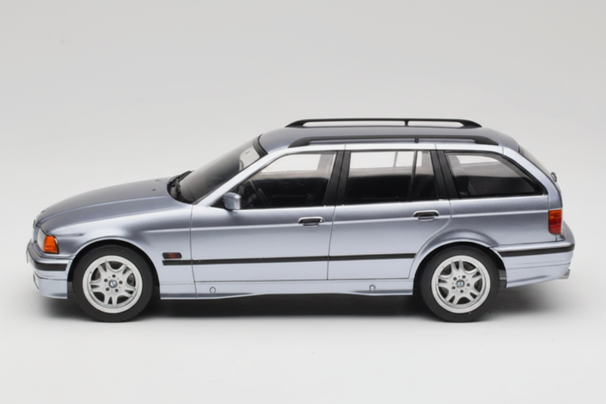 BMW 3er (E36) Touring, silberblau metallic, 1995