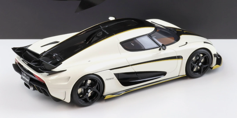 Koenigsegg Regera Record White 2023