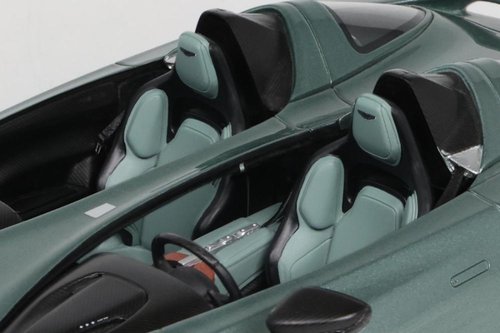 ASTON MARTIN V12 SPEEDSTER GREEN