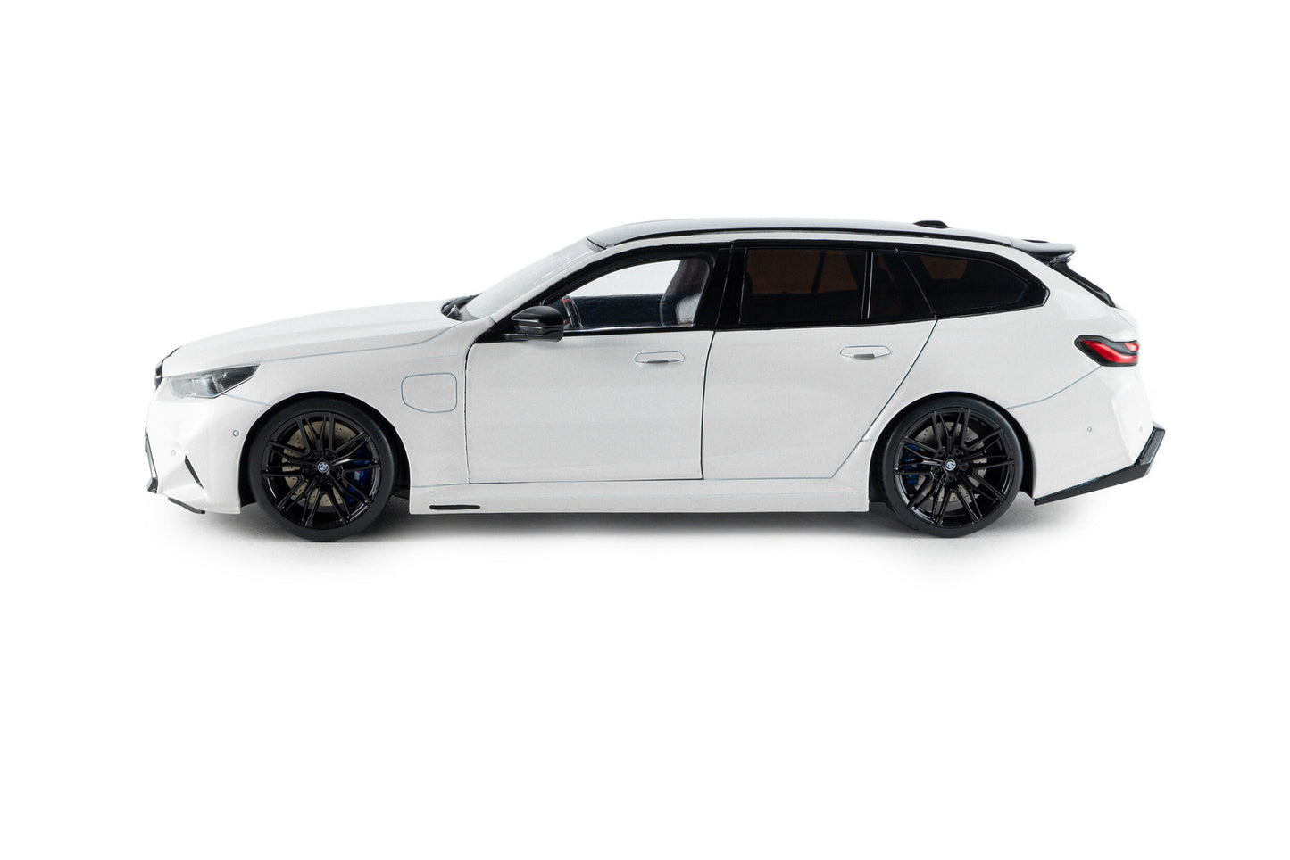 BMW - 5-SERIES M5 TOURING (G99) SW STATION WAGON 2024 - WHITE
