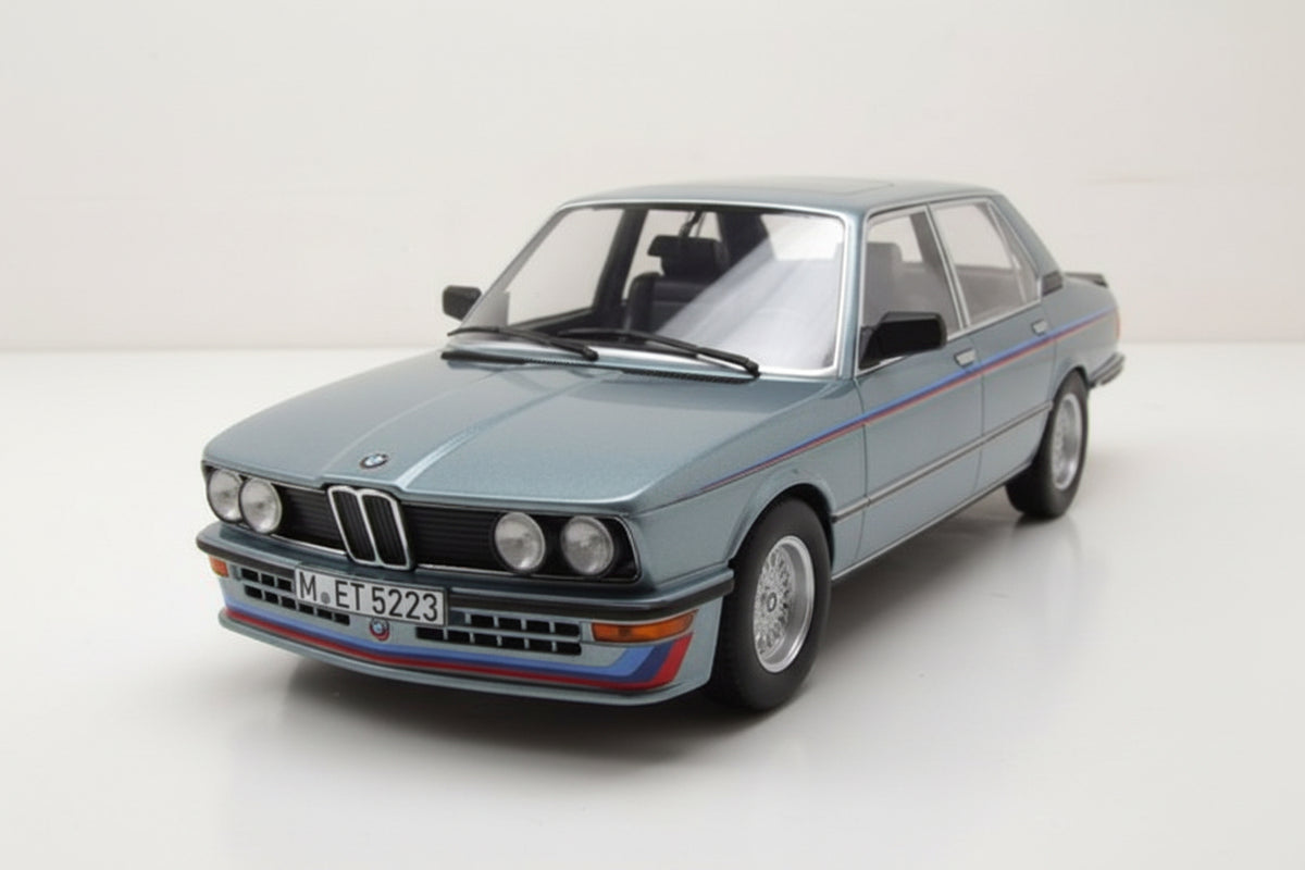 BMW M535i 1980 E30 - Blue met with stripes