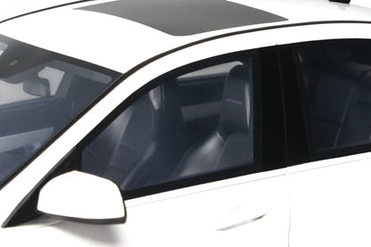 MERCEDES-BENZ C63 AMG DIAMOND WHITE 2007
