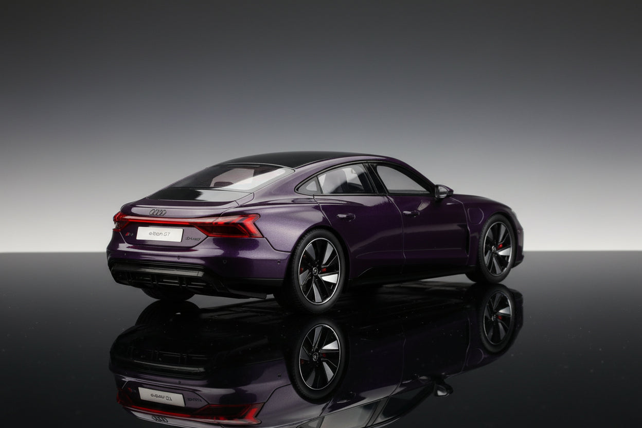 AUDI RS E-TRON GT VELVET VIOLET