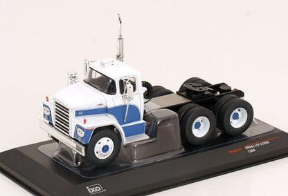 Dodge LCF CT900 towing vehicle 1960 white/blue