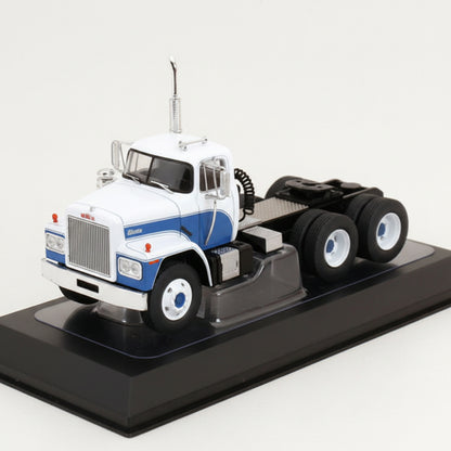 Dodge LCF CT900 towing vehicle 1960 white/blue