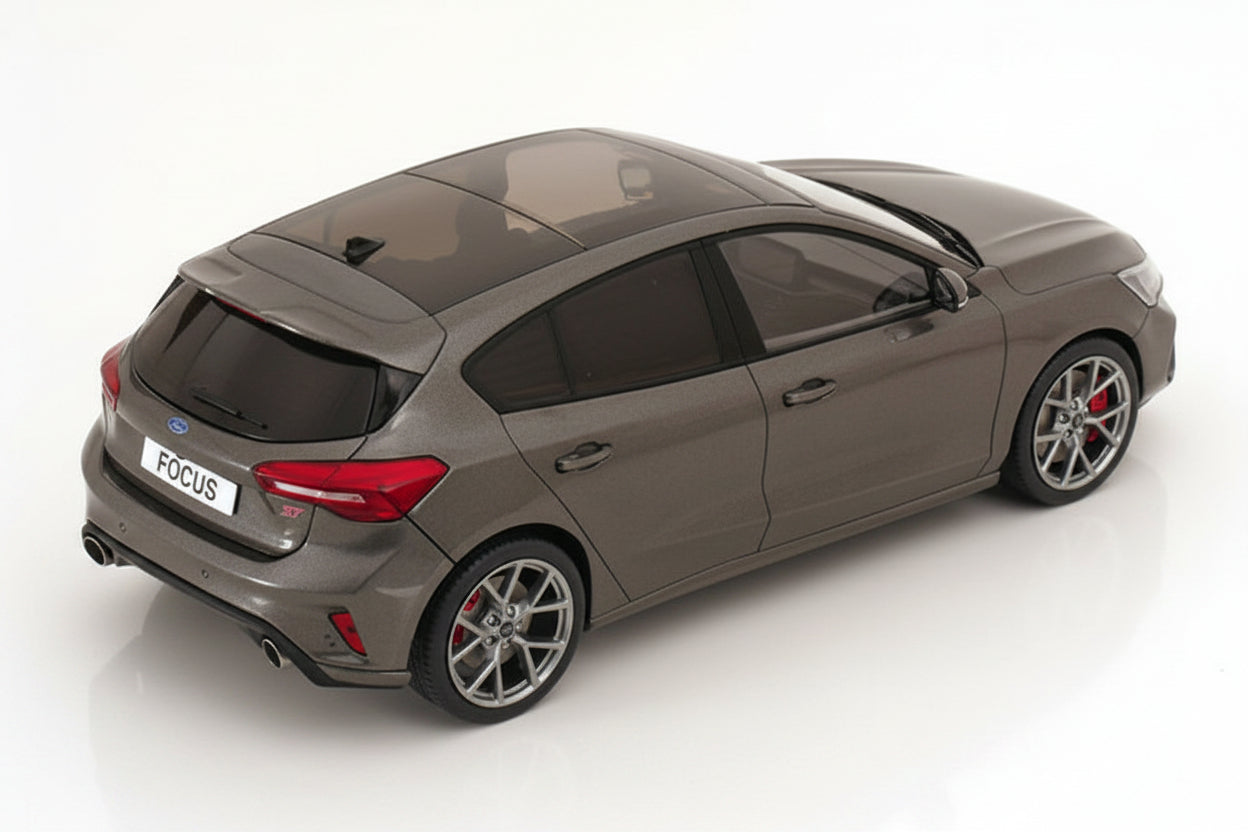 Ford Focus ST, metallic-grau, 2022