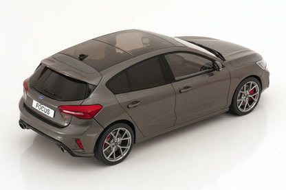 Ford Focus ST, metallic-grau, 2022