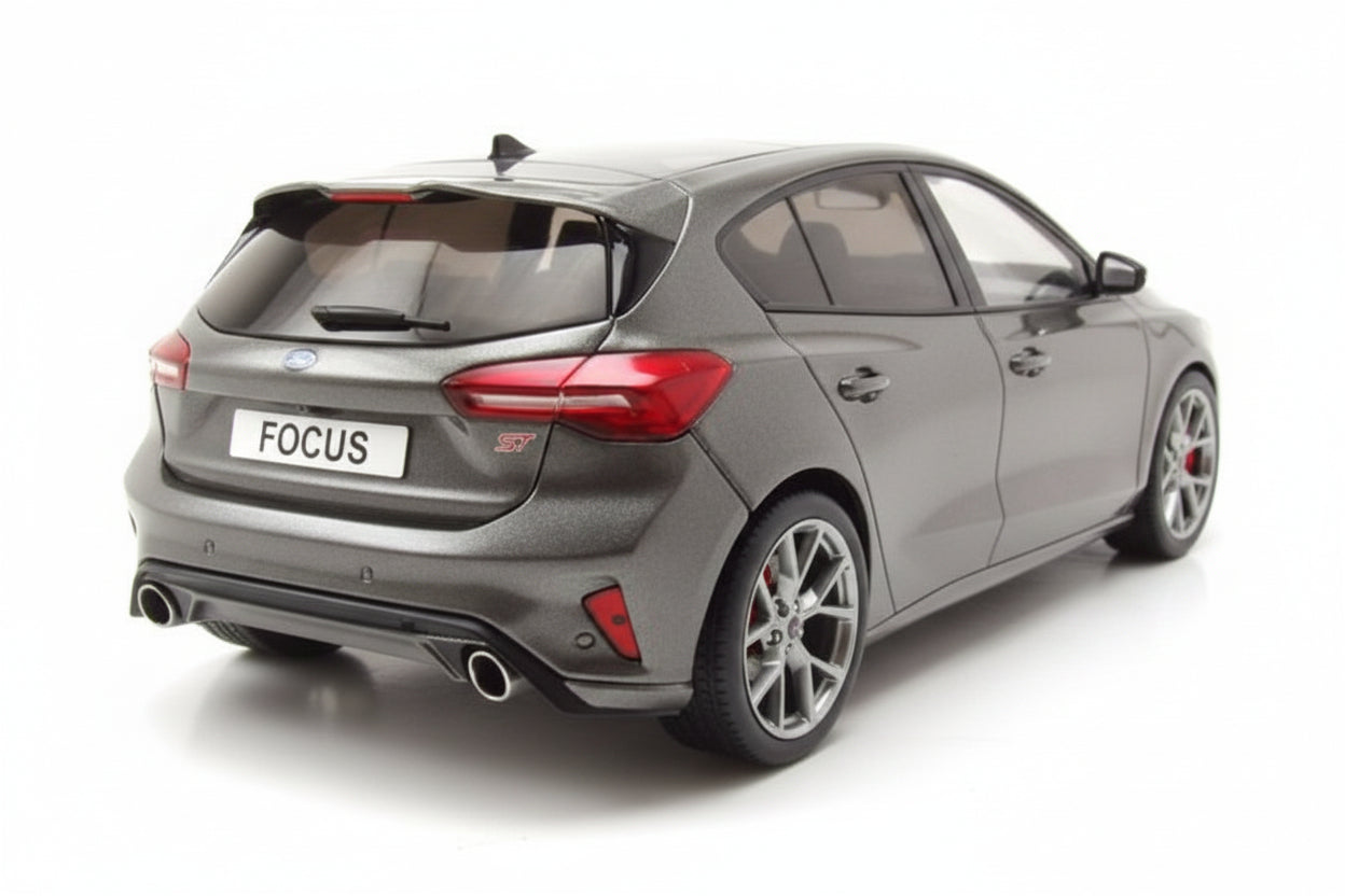 Ford Focus ST, metallic-grau, 2022
