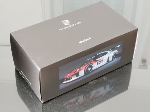 Porsche MISSION R #01 Limited Edition