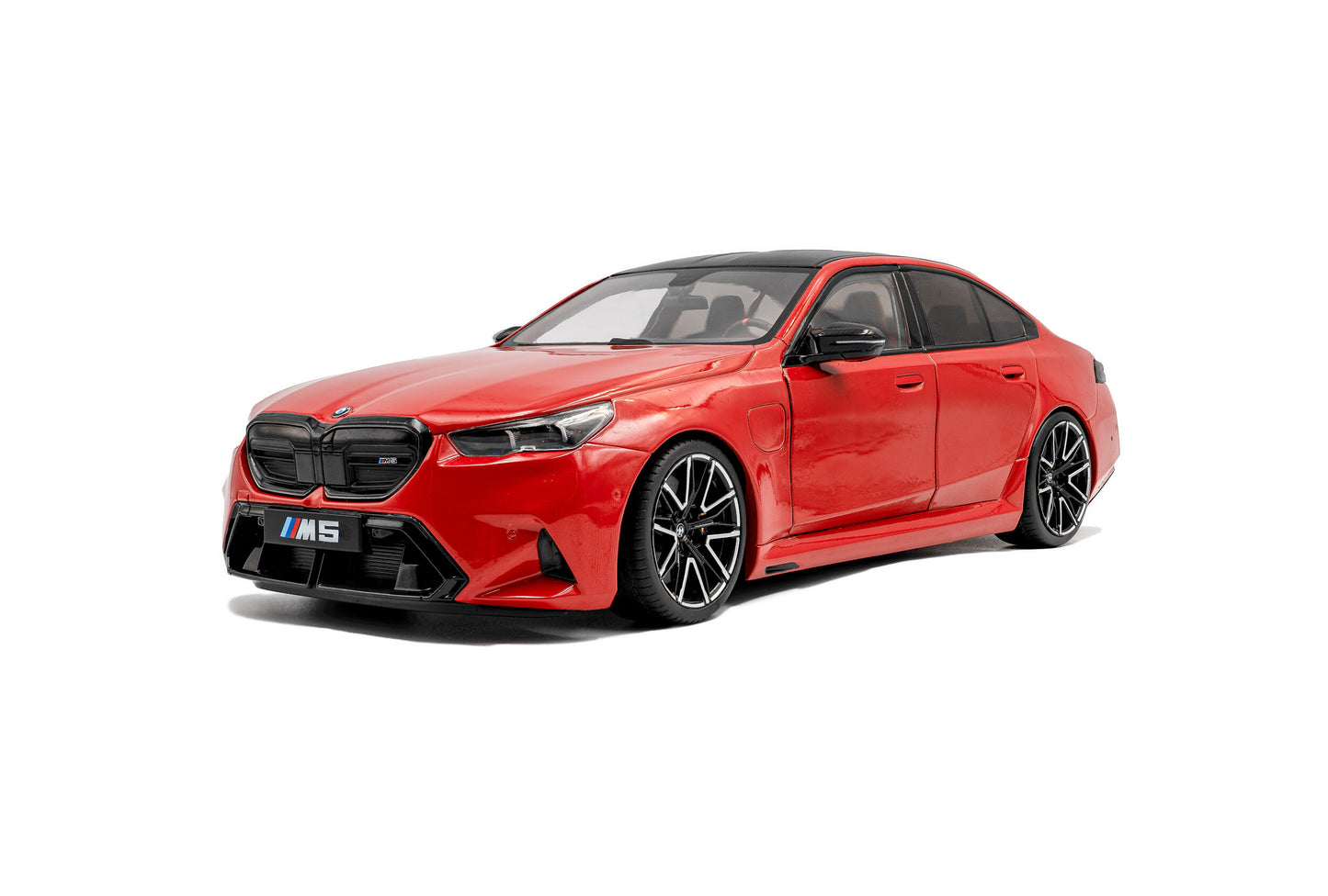 BMW - 5-SERIES M5 (G90) 2025 - RED