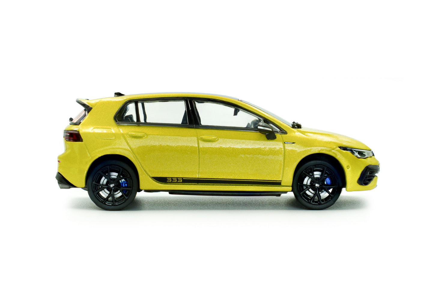 VOLKSWAGEN - GOLF VIII R 2022 - YELLOW